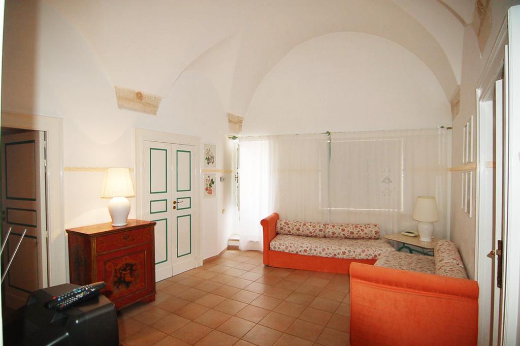 Villaggio In Case Sparse Nel Centro Storico Martina Franca Exterior photo